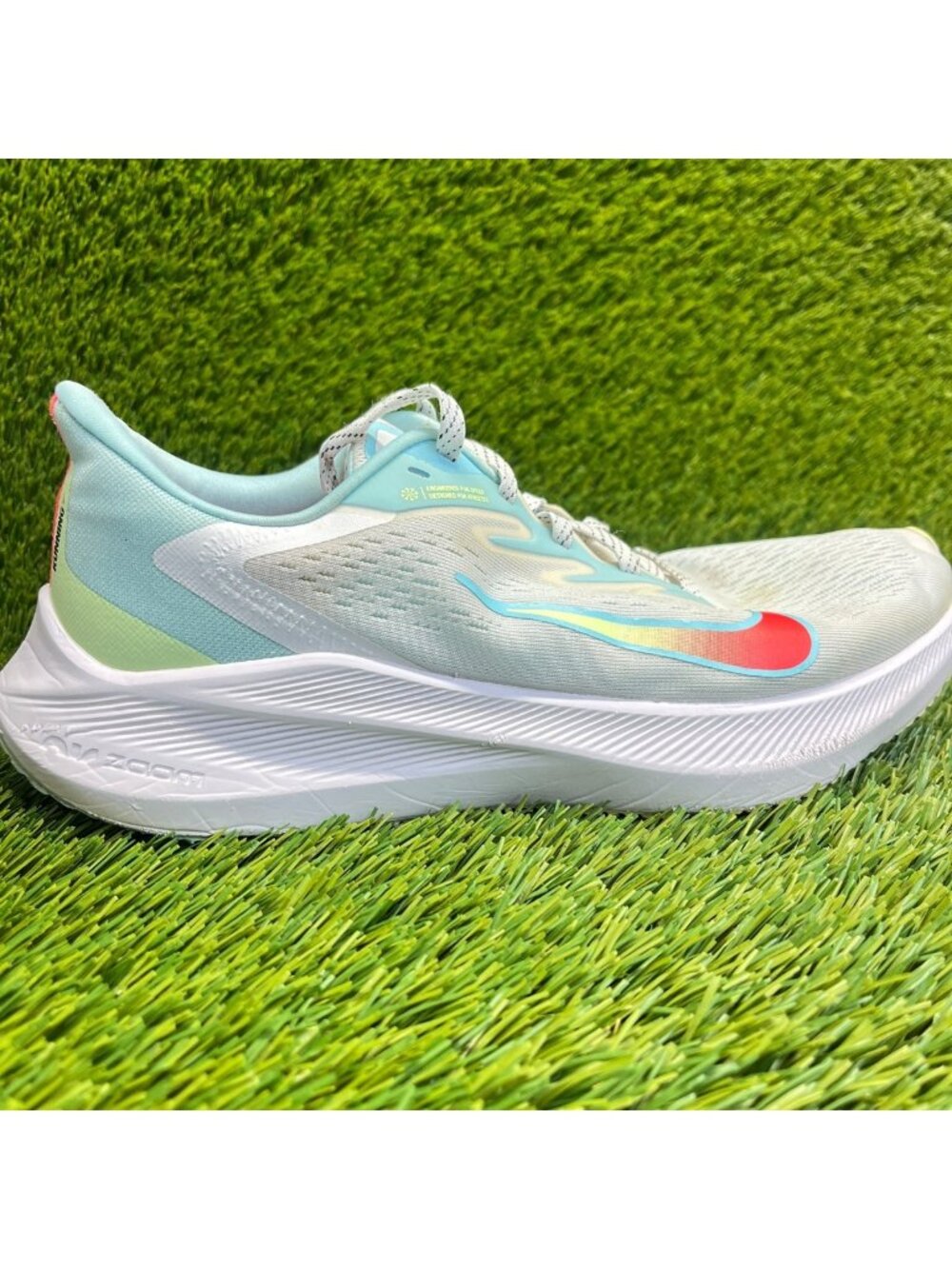 Nike Air Zoom Winflo 7 Womens‎ Size 9 White Blue Athletic Running Shoes Sneakers